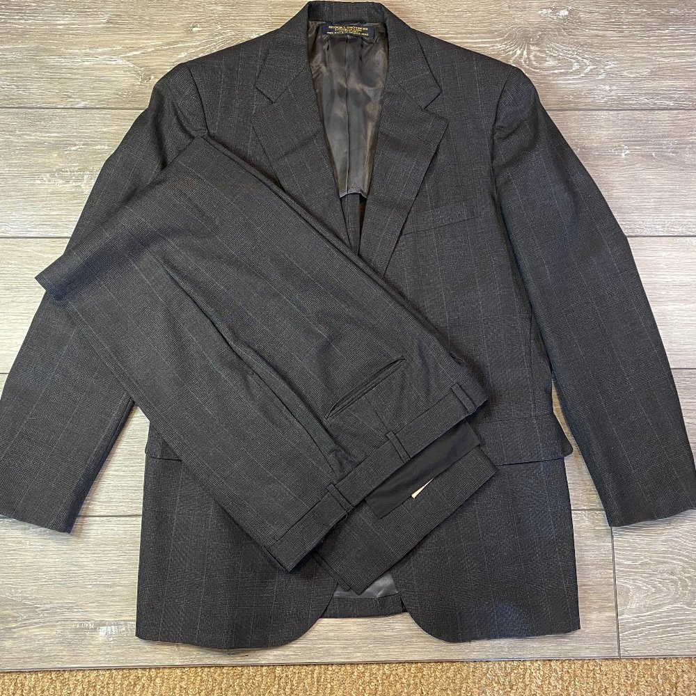 Brooks Brothers 2 Piece Suit 100% Wool 43R 32x31 Black Plaid